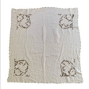 Antique white cotton bird and floral embroidered inlay table cloth